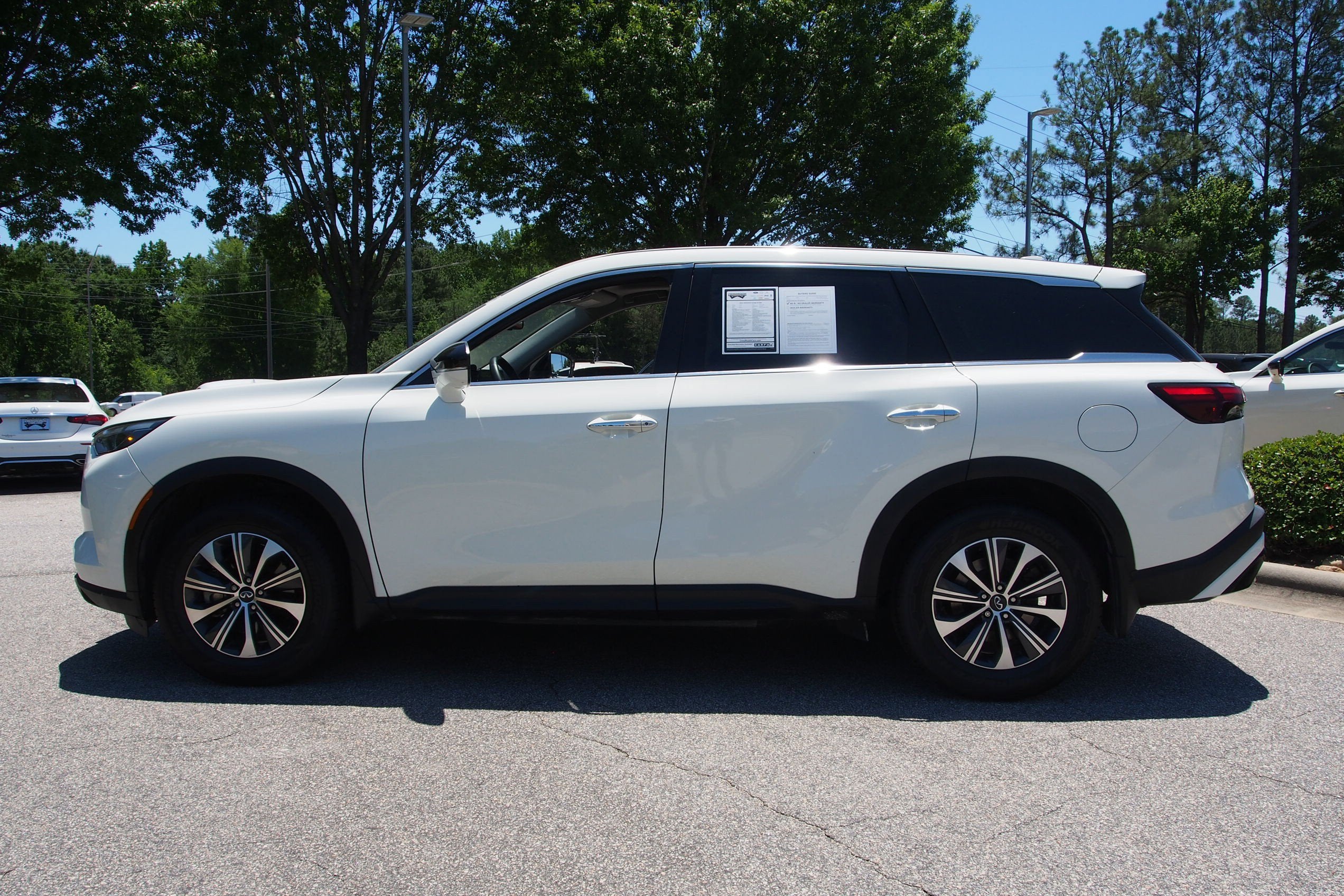 2022 INFINITI QX60 PURE