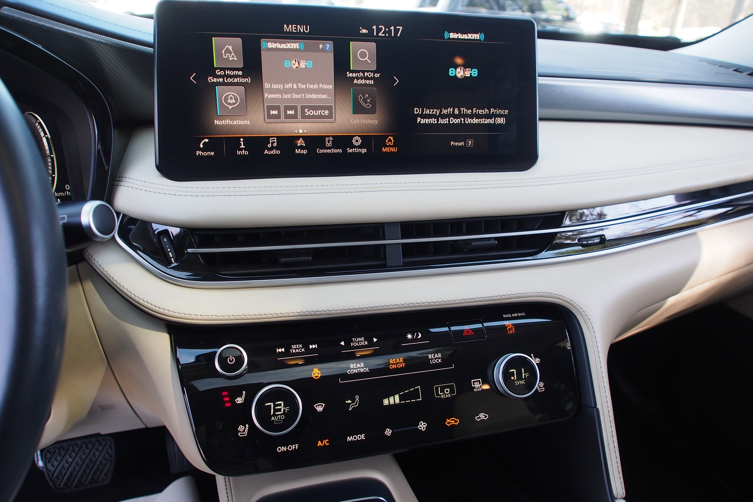 2023 INFINITI QX60 LUXE