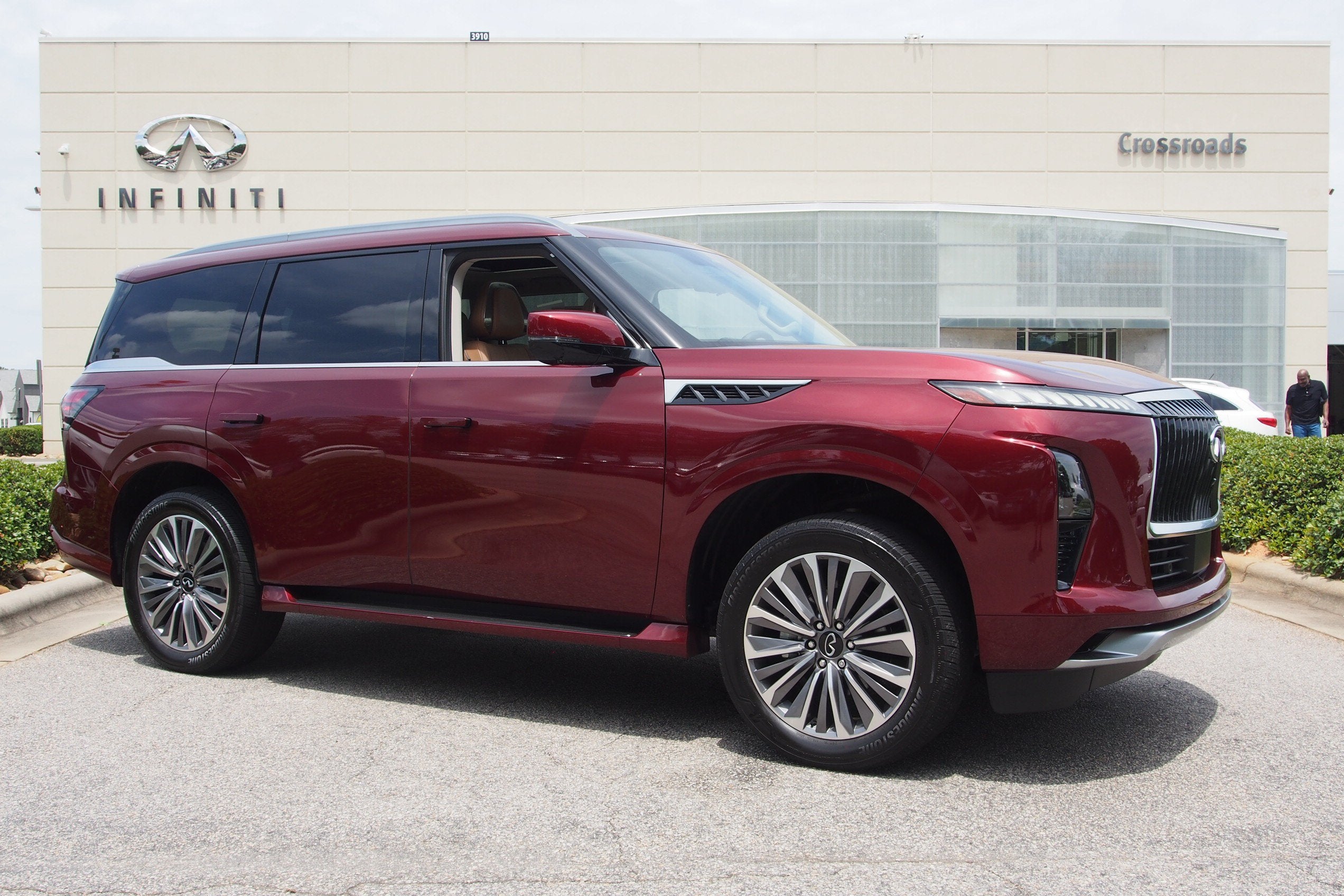2025 INFINITI QX80 SENSORY