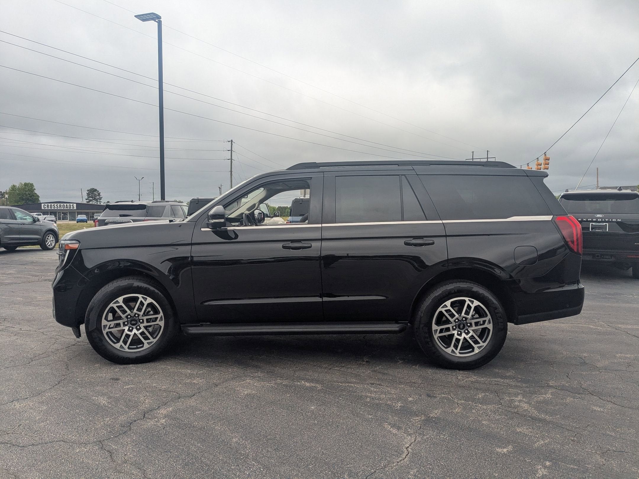 2025 Ford Expedition Active