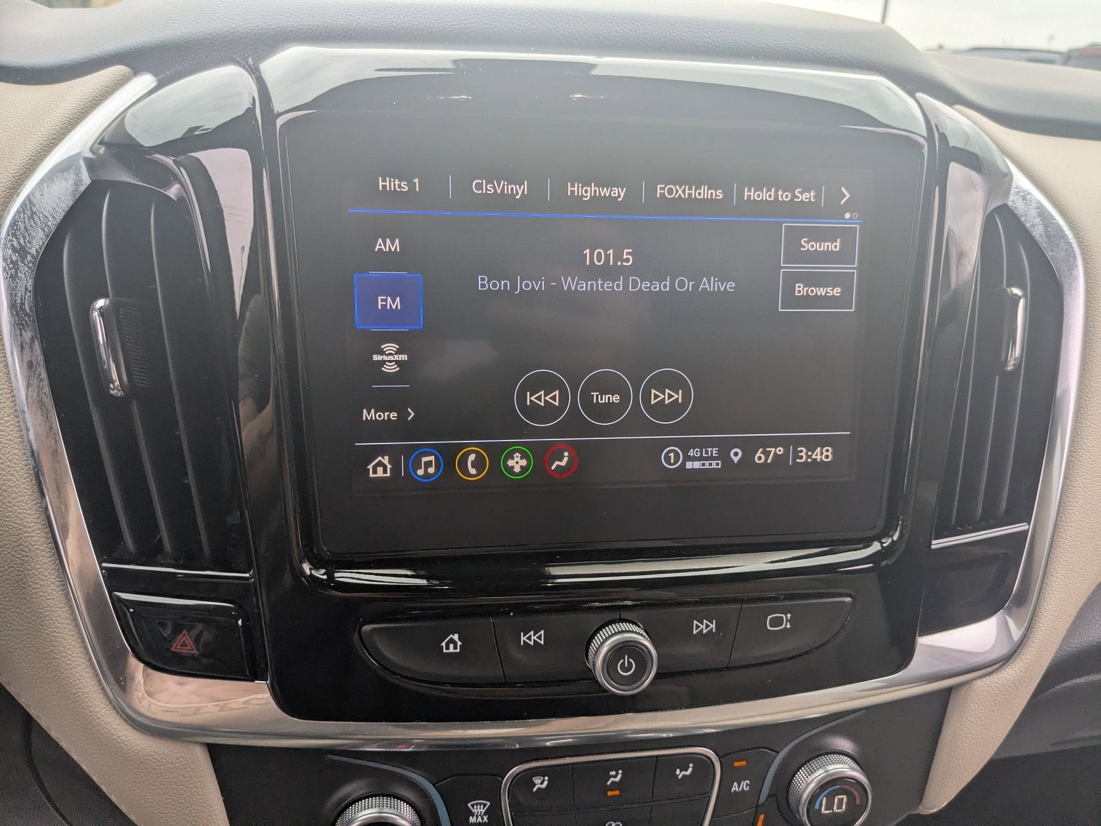 2023 Chevrolet Traverse LT Cloth