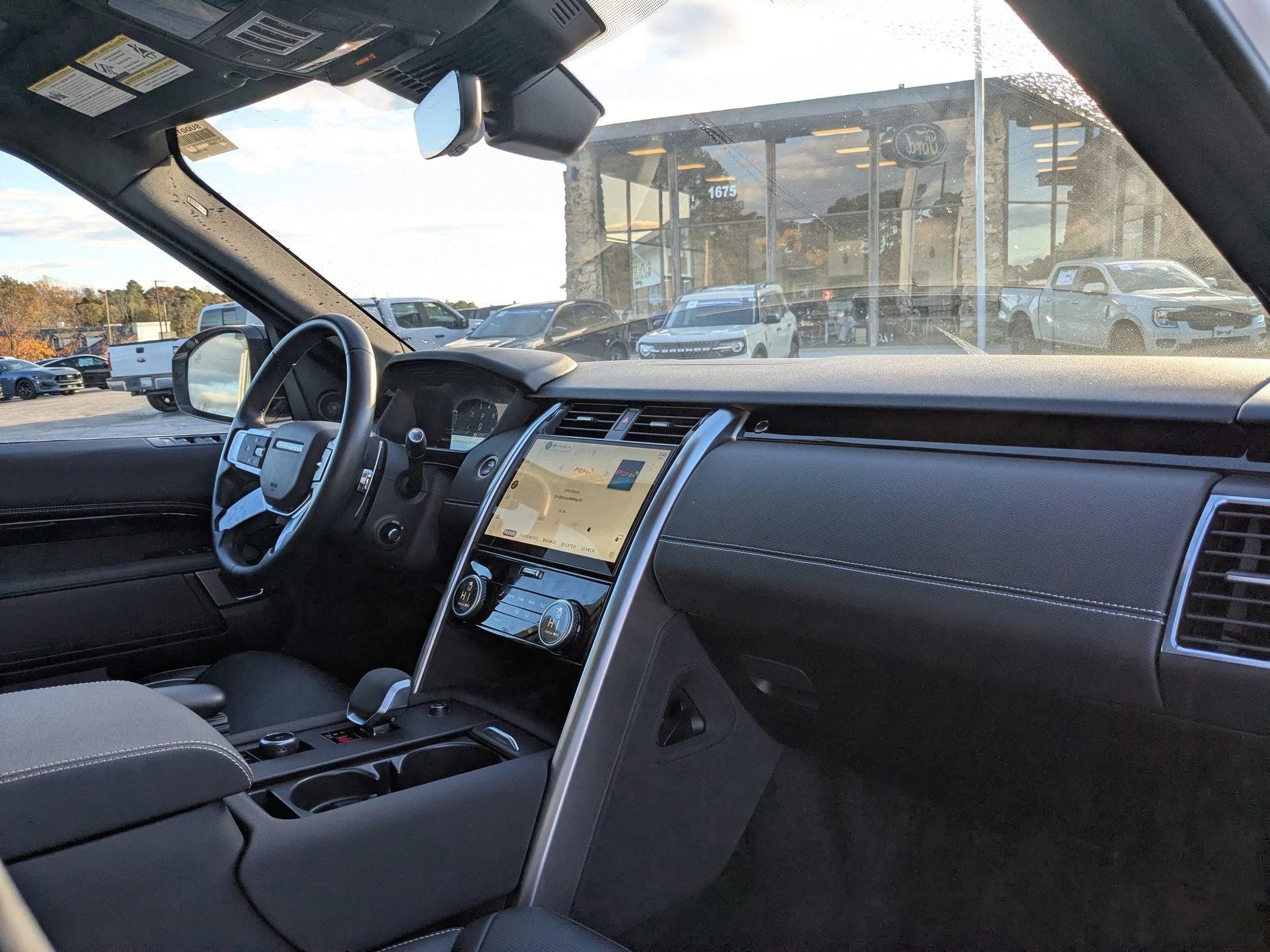 2023 Land Rover Discovery S R-Dynamic