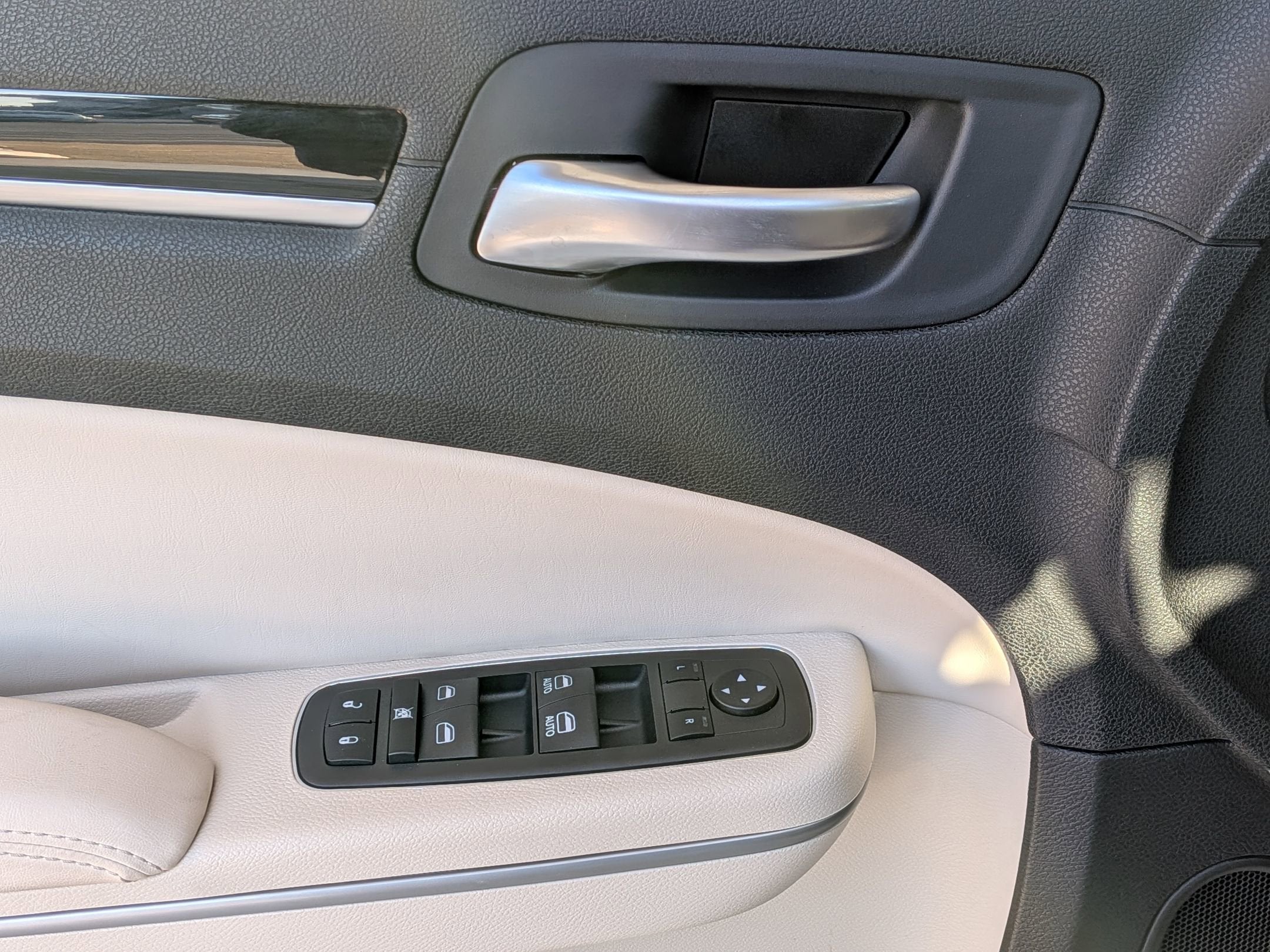 2023 Chrysler 300 Touring