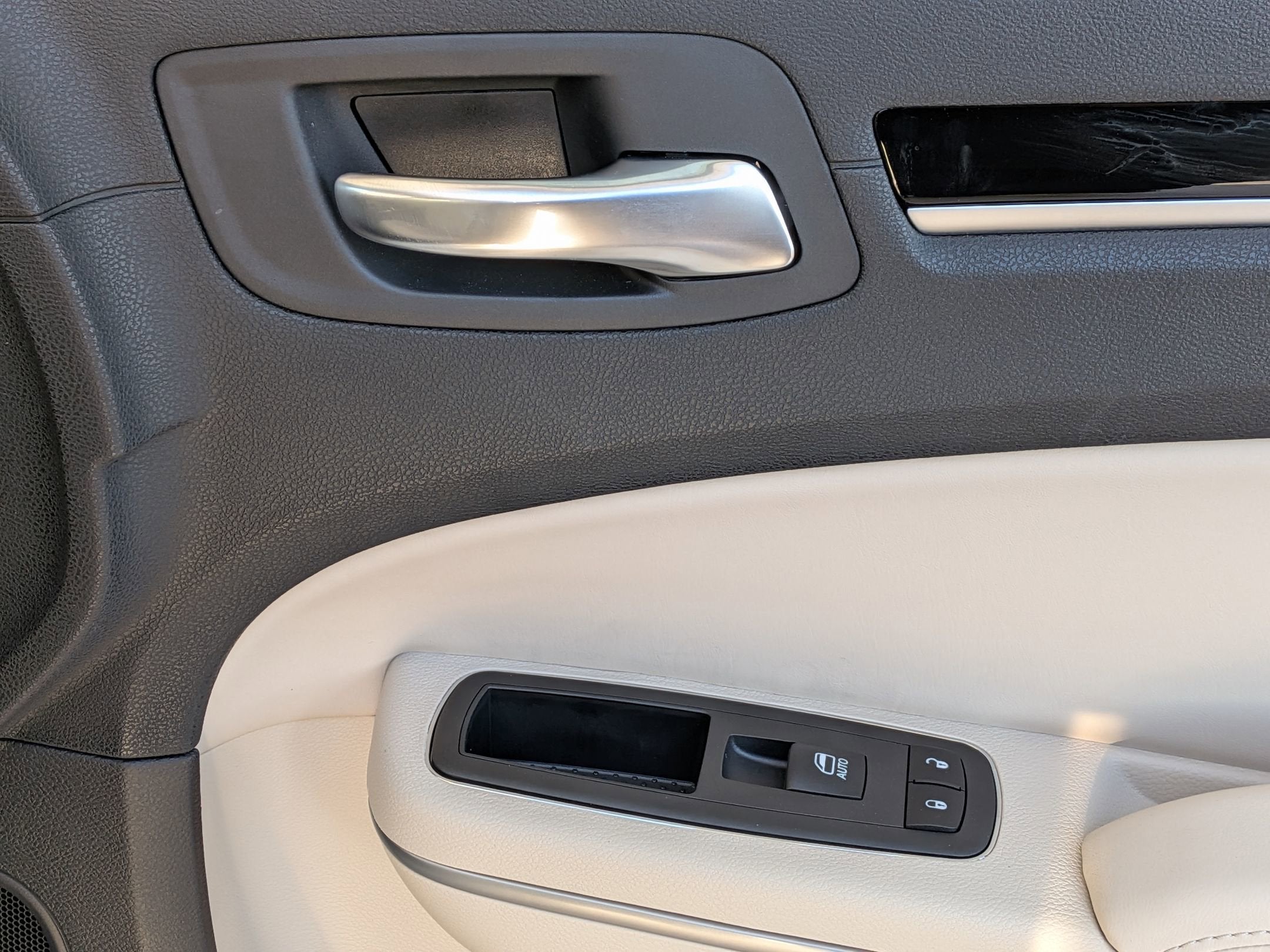 2023 Chrysler 300 Touring