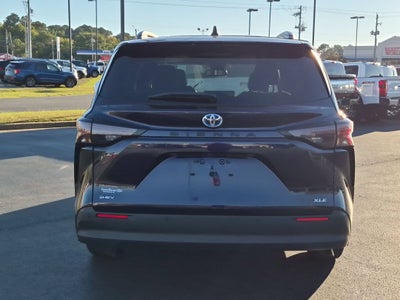 2025 Toyota Sienna XLE