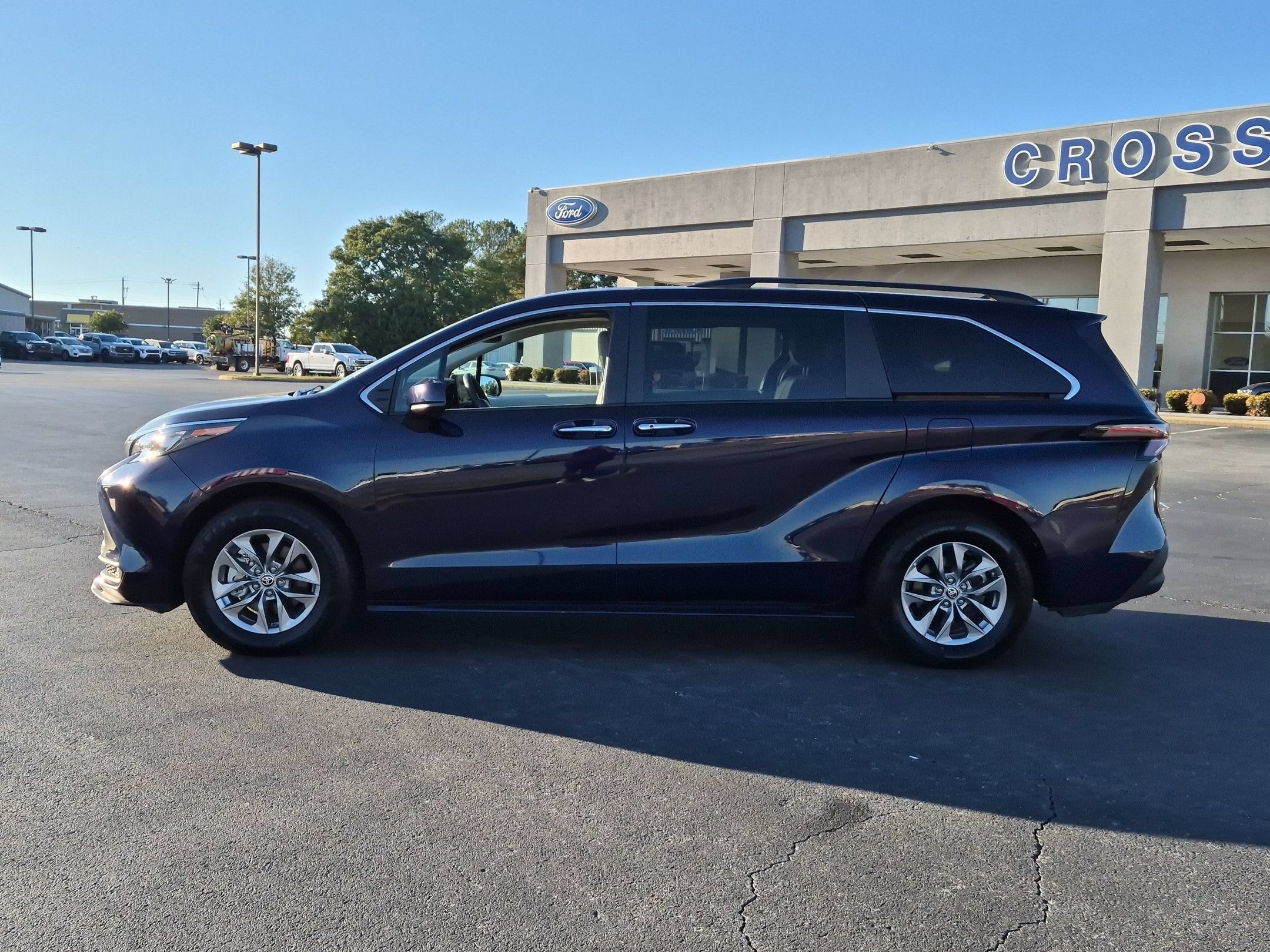 2025 Toyota Sienna XLE