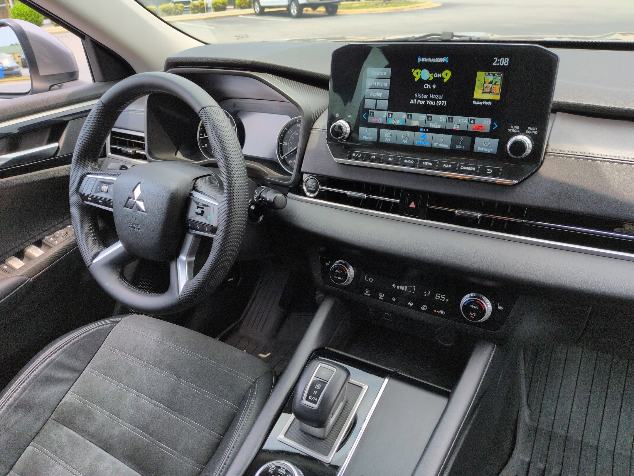 2023 Mitsubishi Outlander SE