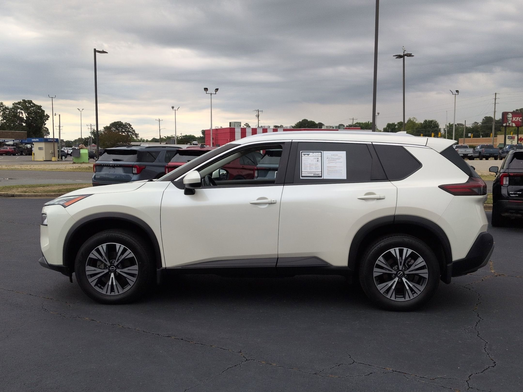 2023 Nissan Rogue SV