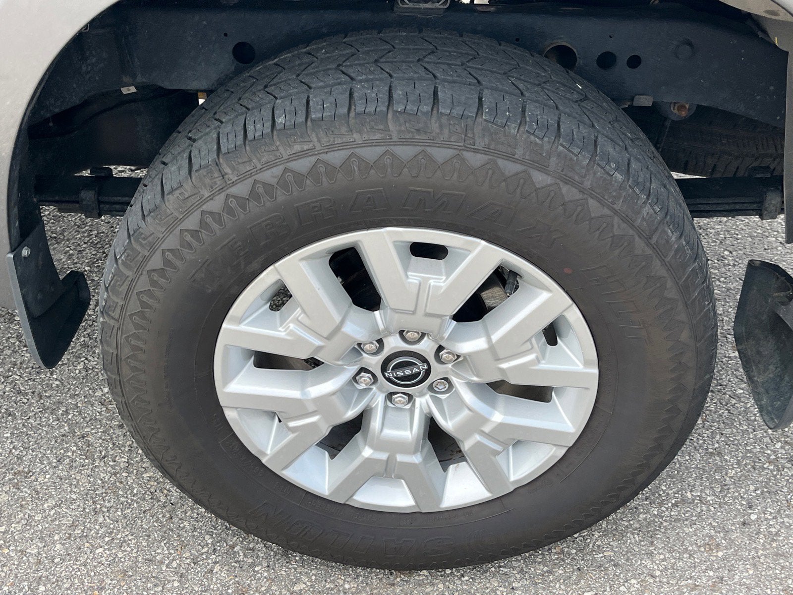 2024 Nissan Frontier SV